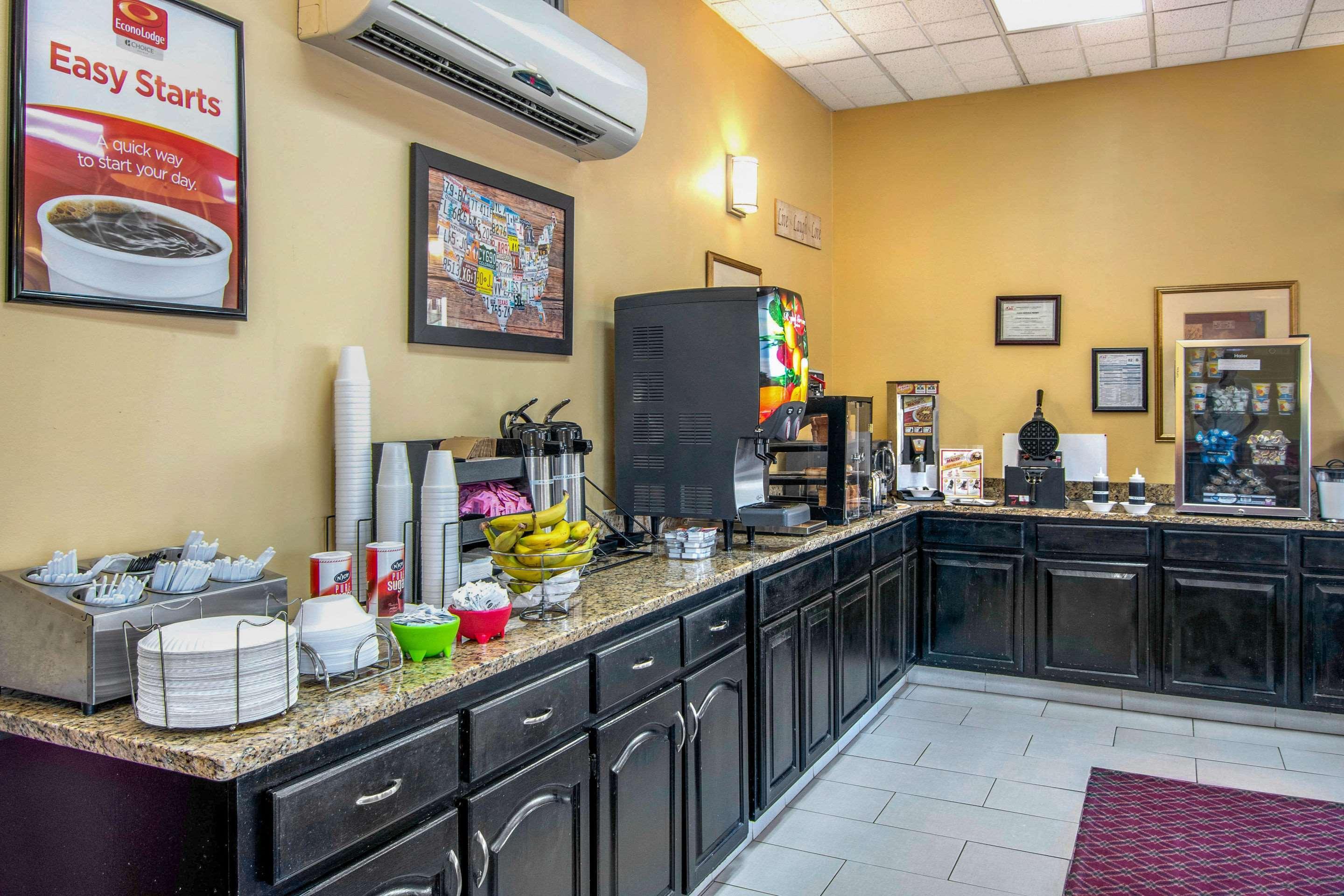 Econo Lodge Inn & Suites Fort Oglethorpe ภายนอก รูปภาพ