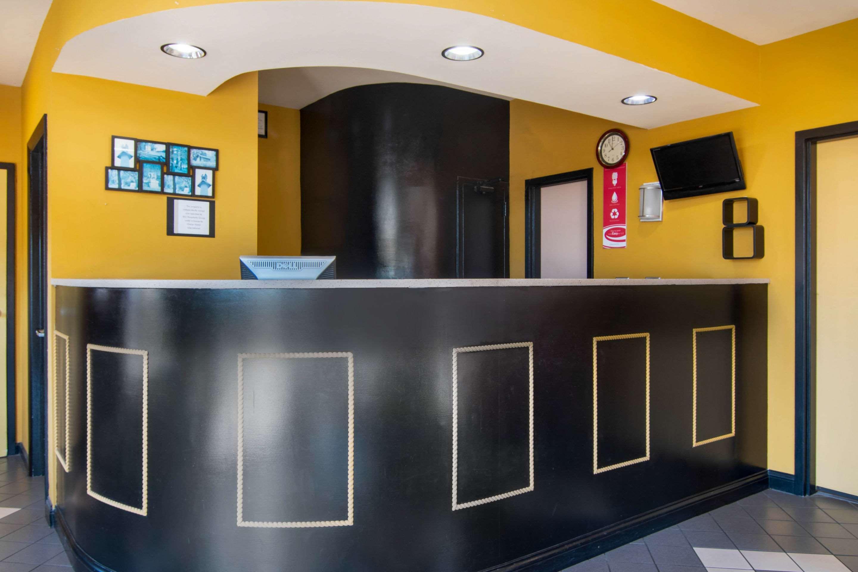 Econo Lodge Inn & Suites Fort Oglethorpe ภายนอก รูปภาพ