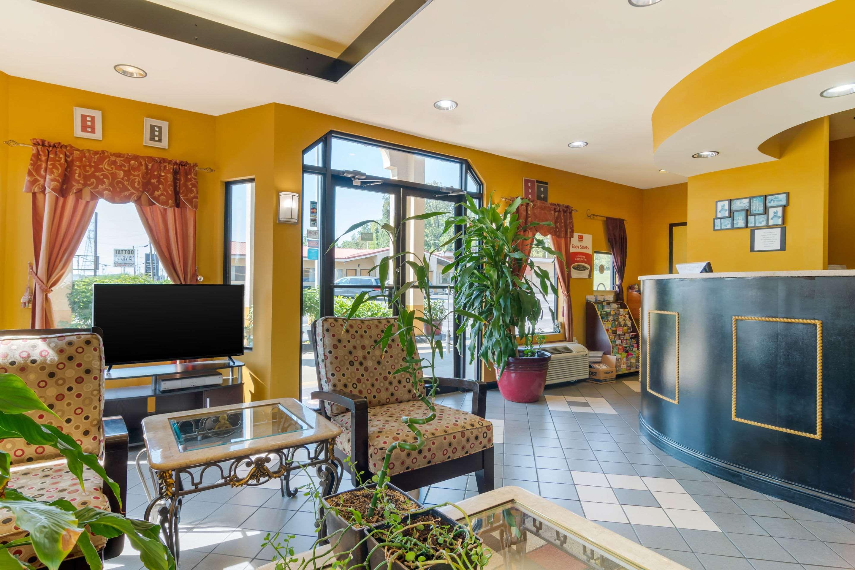 Econo Lodge Inn & Suites Fort Oglethorpe ภายนอก รูปภาพ
