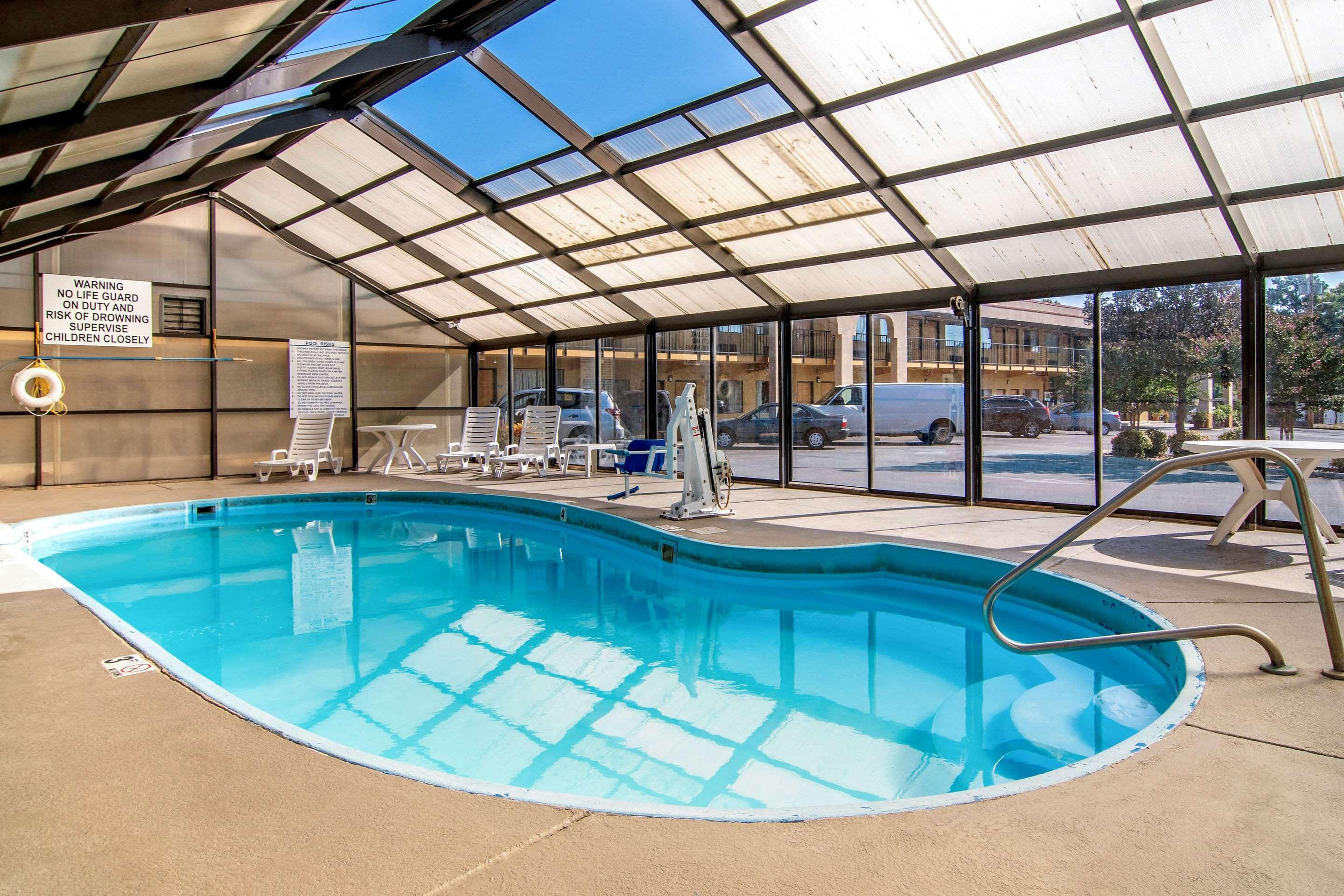 Econo Lodge Inn & Suites Fort Oglethorpe ภายนอก รูปภาพ