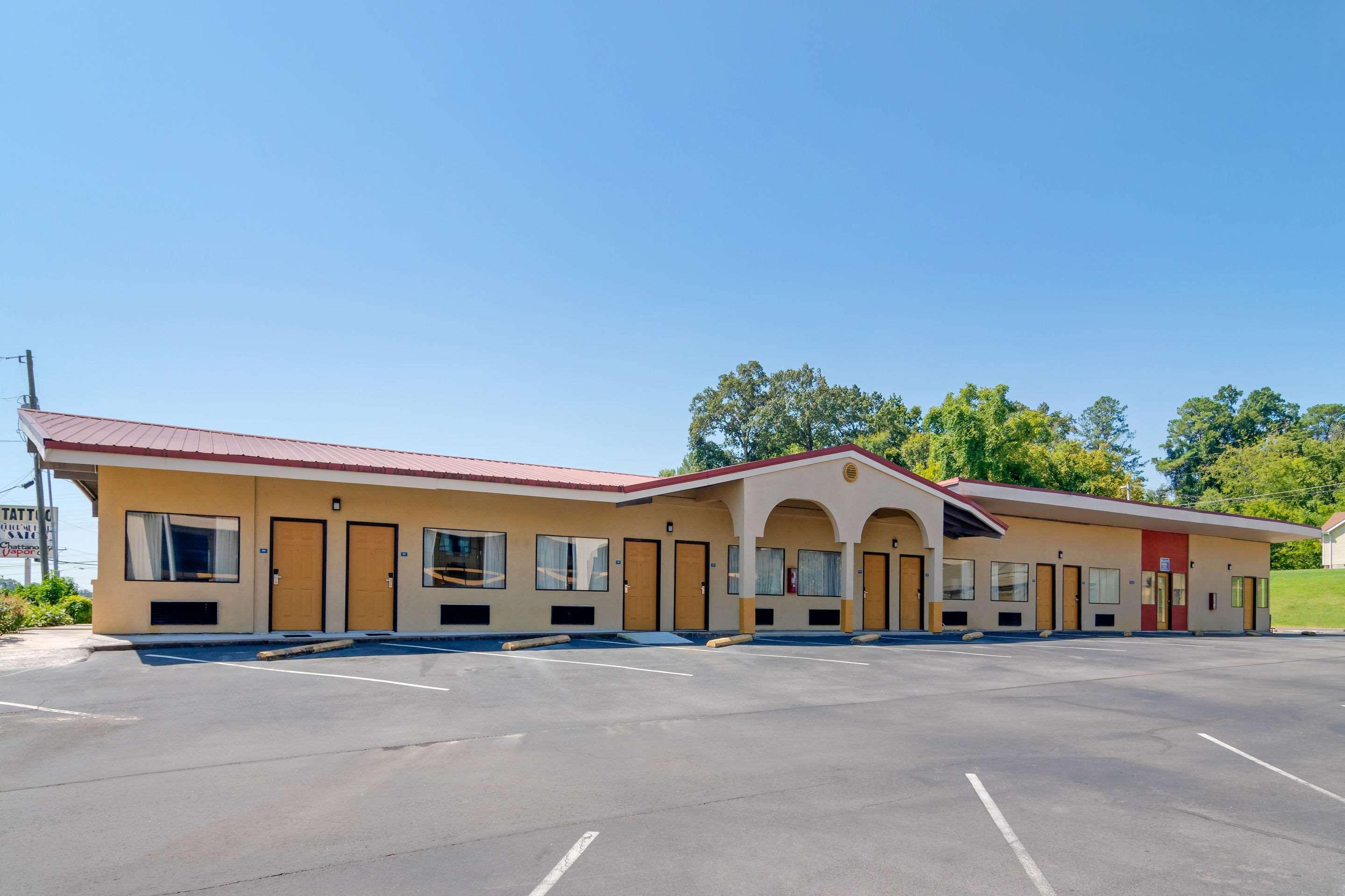 Econo Lodge Inn & Suites Fort Oglethorpe ภายนอก รูปภาพ