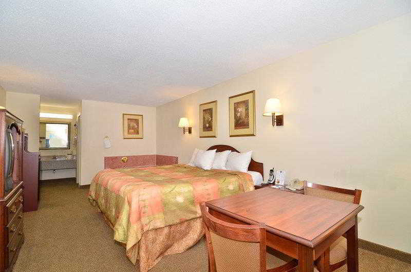 Econo Lodge Inn & Suites Fort Oglethorpe ภายนอก รูปภาพ